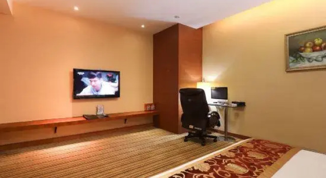 Двухместный люкс с видом на сад Kaili International Hotel