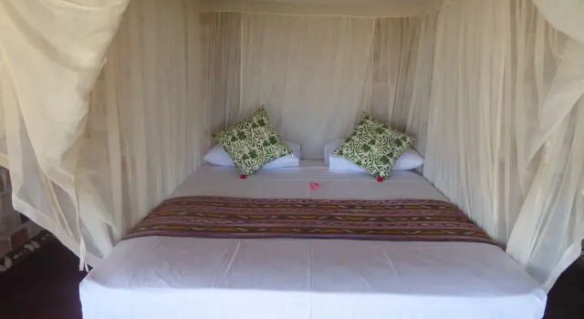 Utopia Rote Lodge, Book Hotel Hotels in Nembrala with Parking, Parking