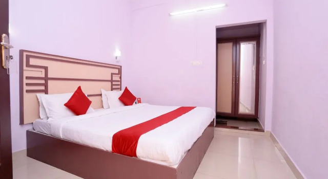 Люкс OYO 14819 Periyar Holidays