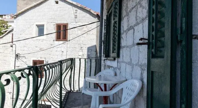 Apinelo Port Rooms, Reserva ahora Hostal o pensión Hoteles en Croatian Islands con aparcamiento, Aparcamiento
