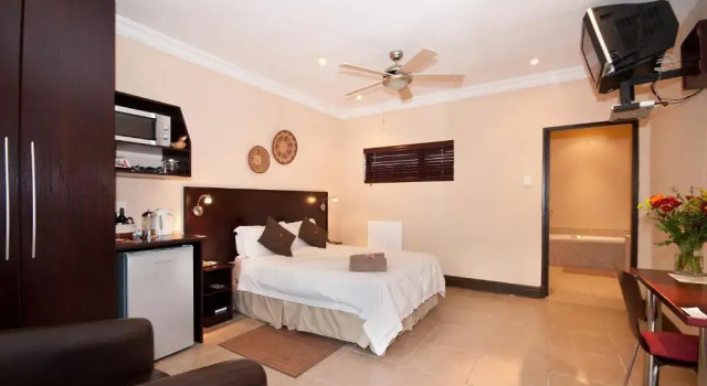 Africa Beach B&B, Boek Bed and Breakfast Summerstrand 