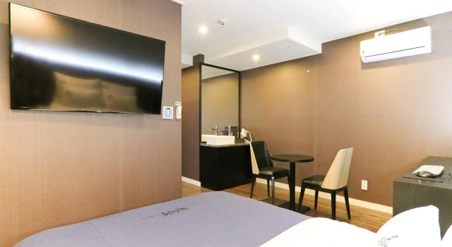 Номер Standard Louis Hotel