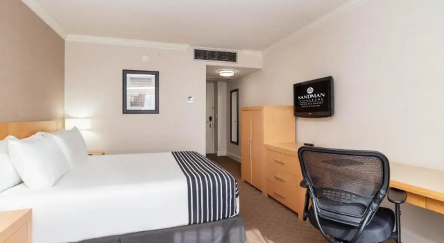Номер Standard Sandman Signature Vancouver Airport Hotel & Resort
