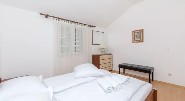 Apartments and Room Jelka, Prenota Appartamento Hotel a Croatian Islands con parcheggio, Parcheggio