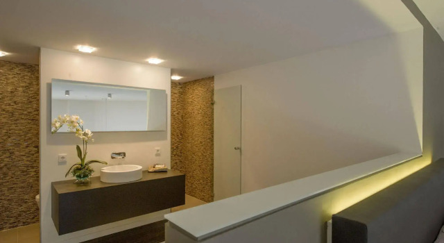 Innova Housing, Забронировать Отель Отели Маастрихт 4 звезды, рядом с Basilica of Saint Servatius, 4*