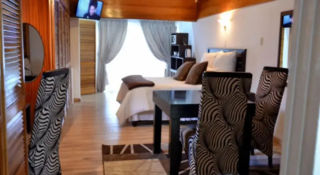 Люкс Luxury Azrielle Guesthouse