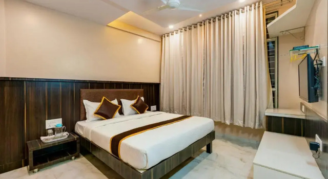 Hotel AATITHYA SATKAR, Varaa Hotelli Hotellit Kolhapur pysäköinnillä, Pysäköinti