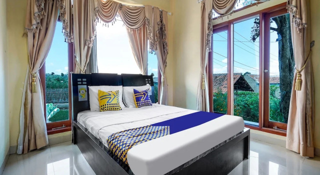 Номер Economy OYO Homes 91156 Eco Tourism Big Farmer Desa Kertawangi Syariah