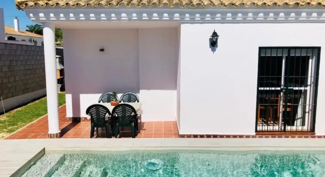Chalet con Piscina Privada cerca del pueblo