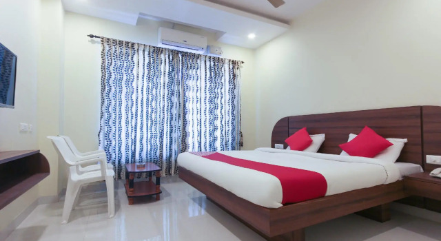 OYO 63300 Hotel Rasi Residency, Забронировать Отель Отели штата Тамилнада с завтраком, Завтраки