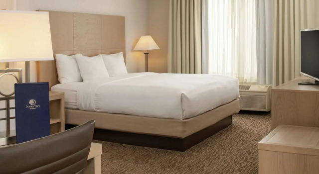 Двухместный полулюкс DoubleTree by Hilton Portland Tigard