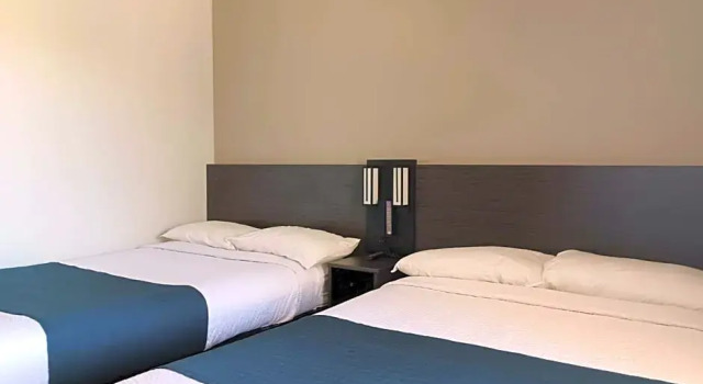 Номер Deluxe Motel 6-Fresno, CA - Blackstone North