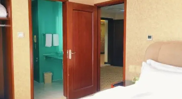Люкс Business Shenzhen Caiwuwei Hotel