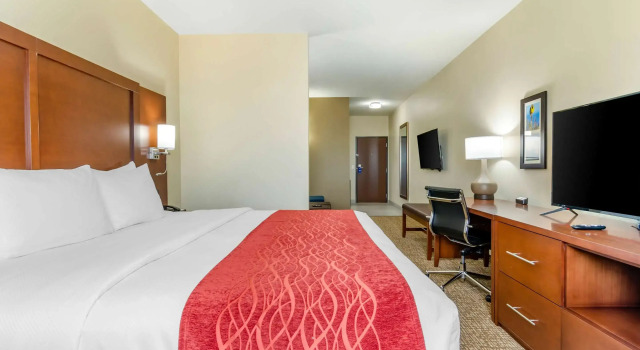 Двухместный люкс Comfort Inn & Suites Salina North