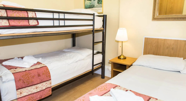 Четырёхместный номер Shakespeare Hotel