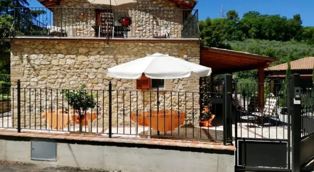 Коттедж La Casetta di nonnaNà - Casa vacanze
