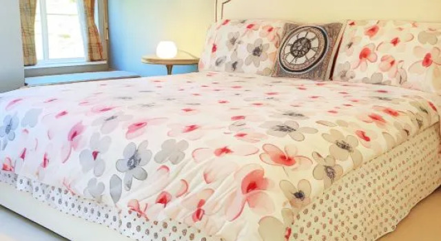 Люкс AC-Emilys Nest 1 Bedroom Shared Bathroom Free Parking Self Check-in
