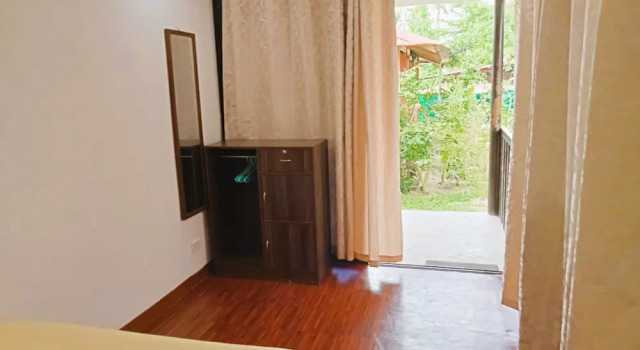 Soeliana Resort, Забронировать Курортный отель Отели в центре Генерала Луны, в центре, Парковка