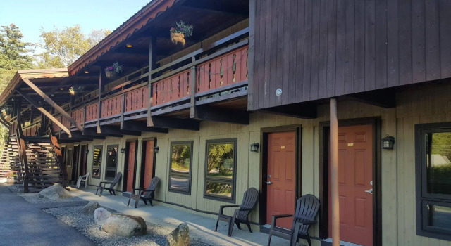Timber Inn Motel, Book Motel Ludlow Okemo Mountain