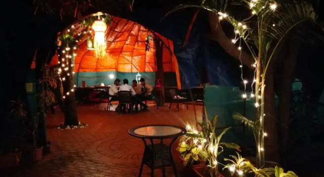 Saj By The Lake, Rezerwuj Hotel Hotele w Nowe Delhi z basenem, Basen