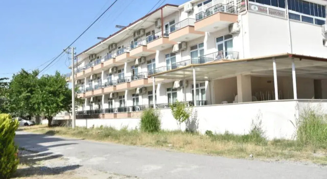 Ozden Pansiyon, Book Lejlighedshotel Hoteller i Burhaniye med parkering, Parkering
