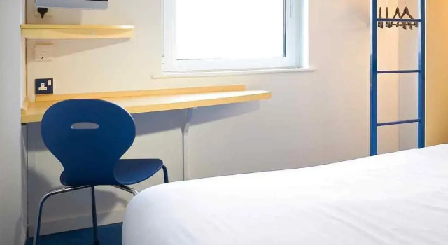 Трёхместный номер Standard ibis budget Amboise