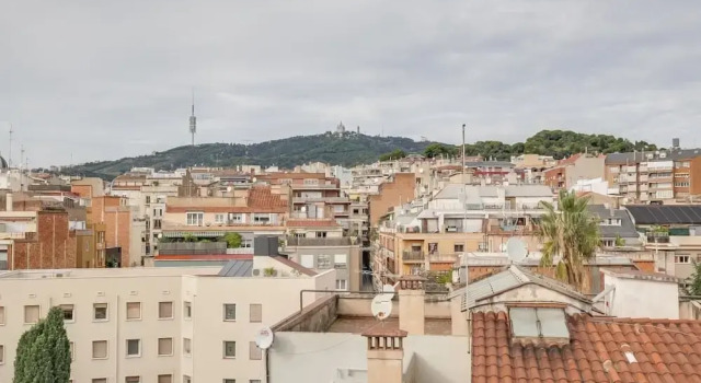 Lovely 1-bed Penthouse in Lesseps