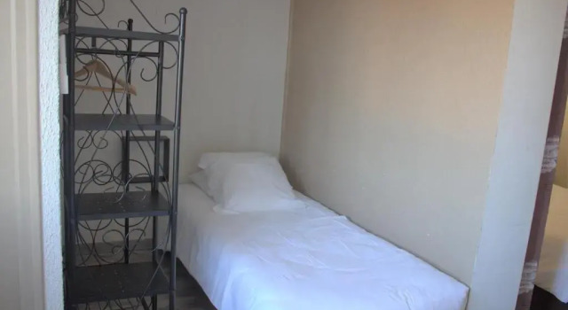 Трёхместный номер Standard Logis Hôtel Le Clement V