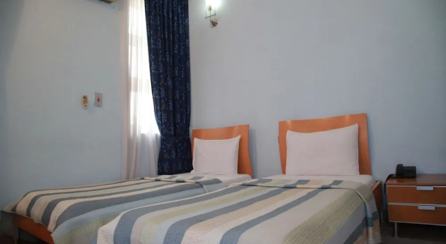Oasis Lodge