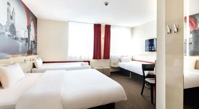 Четырёхместный номер Standard B&B HOTEL Krakow Centrum
