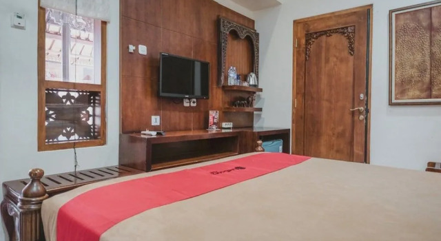 RedDoorz near Galeria Mall 2, Book Hotel Hotels in Yogyakarta Province with Breakfast, Breakfasts