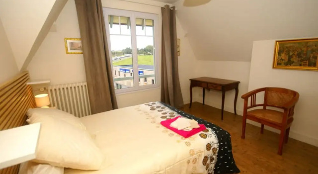 Lovely Child-friendly Villa in Bayeux, Забронировать Вилла Коттеджи Байе, рядом с Museum of the Bayeux Tapestry, Коттедж
