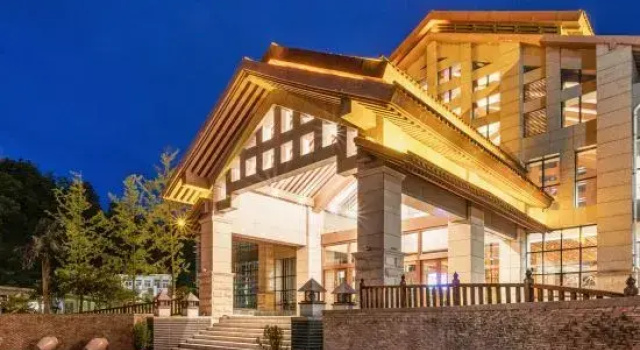 Luyuan International Hotel, Buchen Sie Hotel Zhashui Shaanxi
