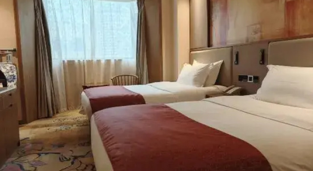 Семейный люкс с 2 комнатами Hualian Hotel