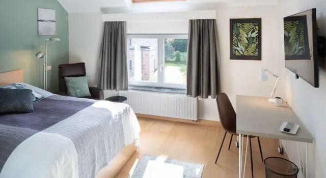 Barbara's Bed&Breakfast, Prenota Hotel Hotel 4 stelle a Flanders, 4*