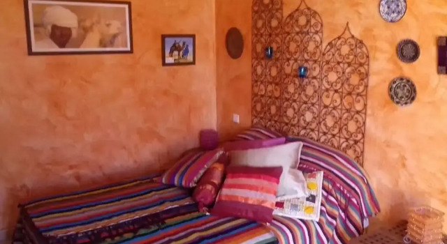Room in Guest room - Moorish room located in the house of josepha, Book Pension Hoteller i Corbières med parkering, Parkering