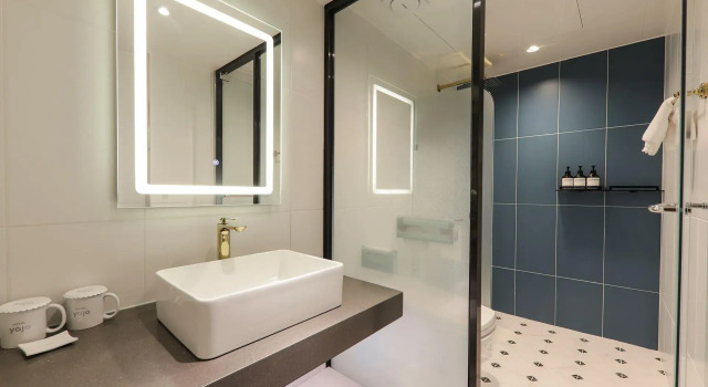 Двухместный номер Standard YAJA Hotel