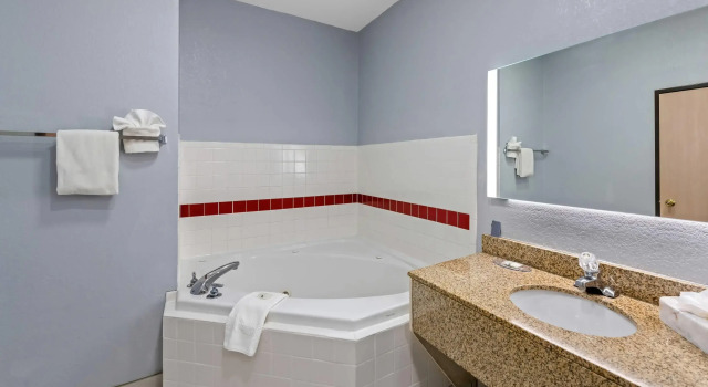 Двухместный люкс Quality Inn & Suites Manhattan