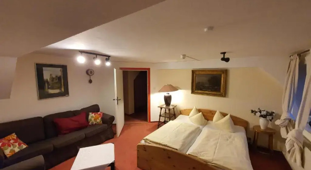Апартаменты с 2 комнатами Hotel Zur Goldenen Sonne