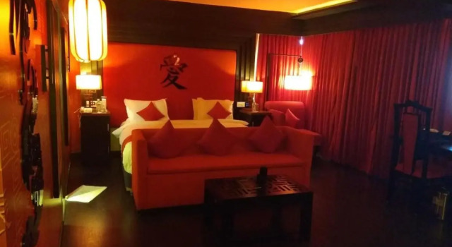 Hotel Oxina Lygon, Забронировать Отель Отели штата Тамилнада с бассейном, Бассейн
