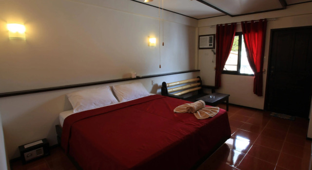Paradise Resort and Dive Shop, Prenota Resort Hotel a Mindoro con piscina, Piscina
