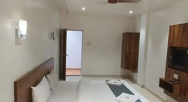 Fabhotel Omkar Pride