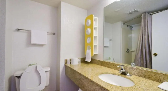 Четырёхместный номер Deluxe Motel 6-Springfield, DC - Washington Southwest