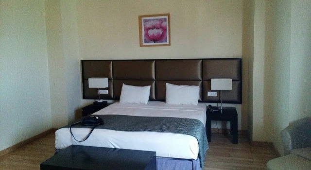 Liberté Hôtel Oran, Boek Hotel Oran Algerije