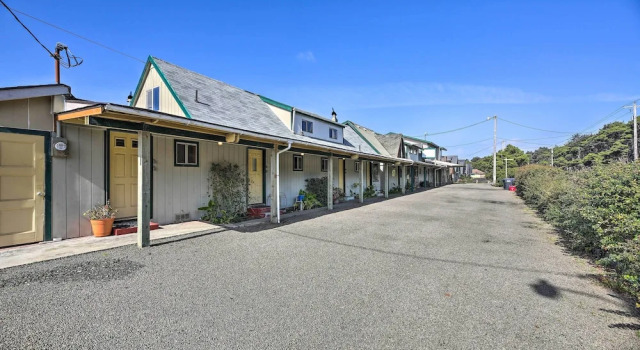 Sanderling Sea Cottages, Unit 3 w/ Private Balcony, Buchen Sie Ferienhaus San Marine USA