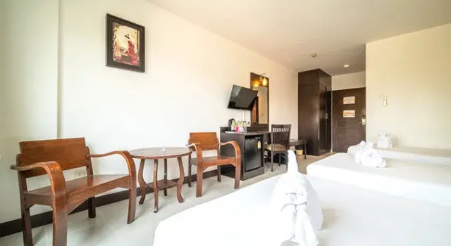Трёхместный люкс Sunday JA Plus Hotel