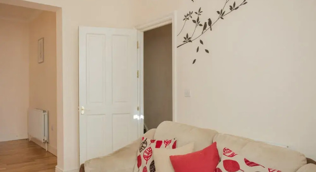 Spacious 4 Bedroom House in South Lambeth, Забронировать Дом для отпуска Виллы Большого Лондона, Вилла