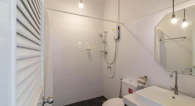 Четырёхместный номер Standard Beige Poshtels + Netflix