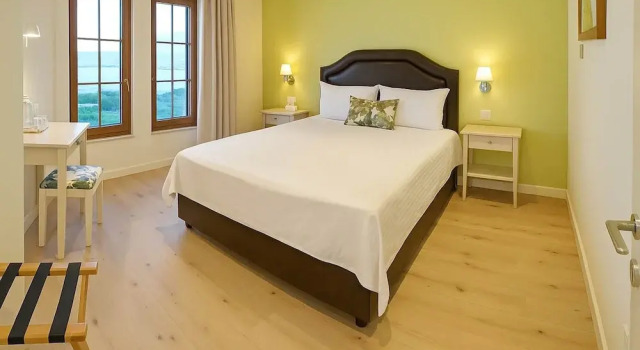 Arktos Hotel Deluxe Suite With Lake View, Rezerwuj Hotel Janina Epir