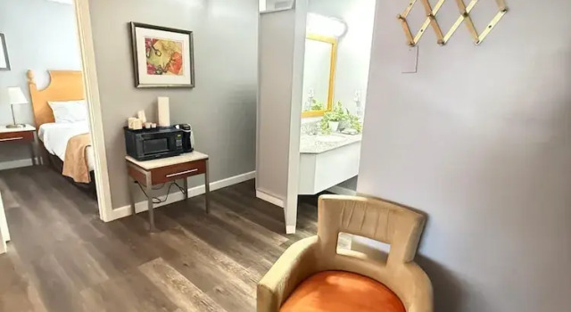 Номер Comfort Naval Suites by FairBridge